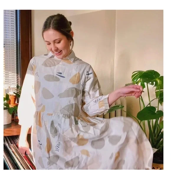 Tradlands Nova Midi Dress
Caroline Print - Picture 2 of 8